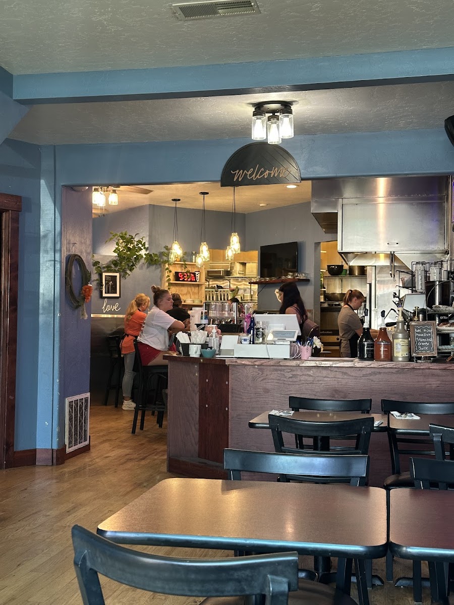 Blue Sky Cafe - Photo 4
