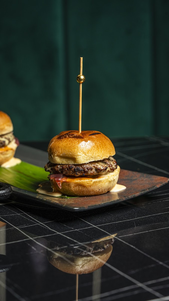 Cartel Brasserie & Grill - Photo 4