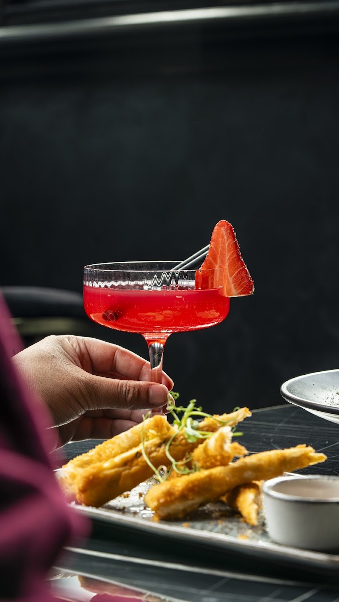 Cartel Brasserie & Grill - Photo 5