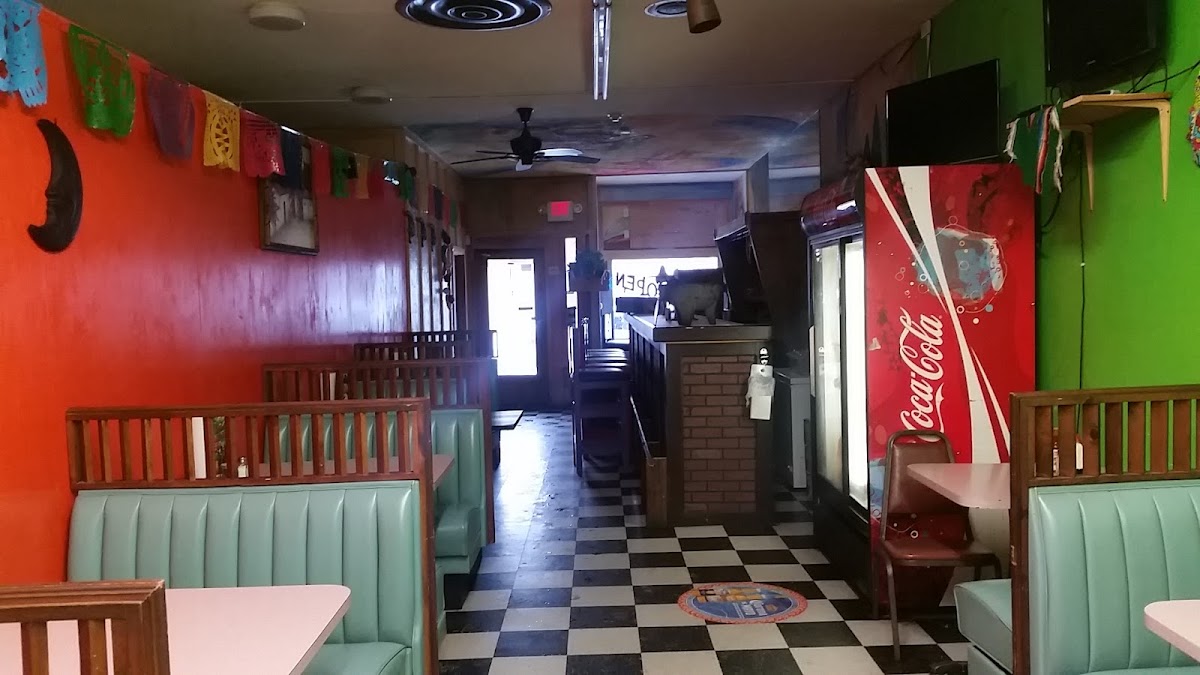 La Placita Taqueria - Photo 6