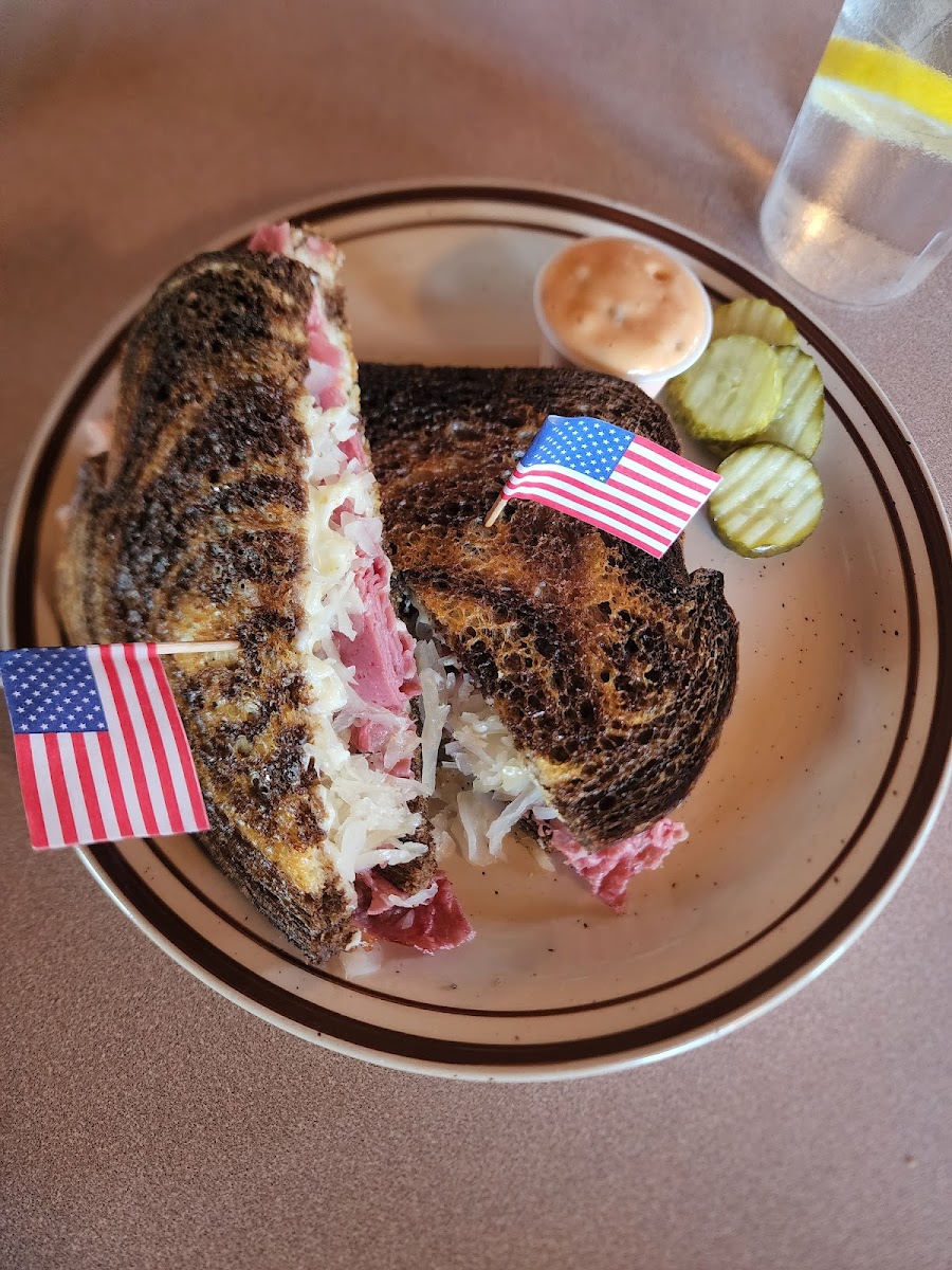 Powell's Restaurant - Photo 3