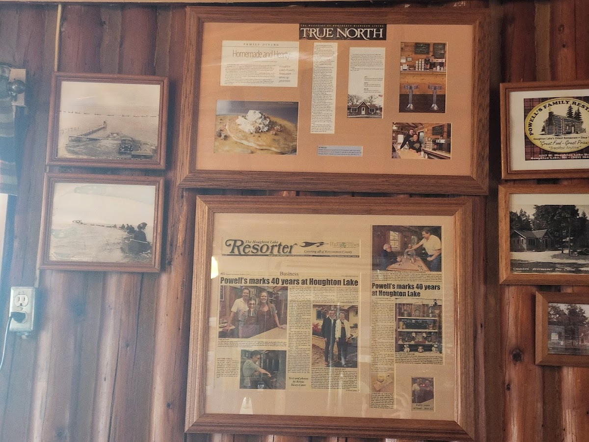 Powell's Restaurant - Photo 7