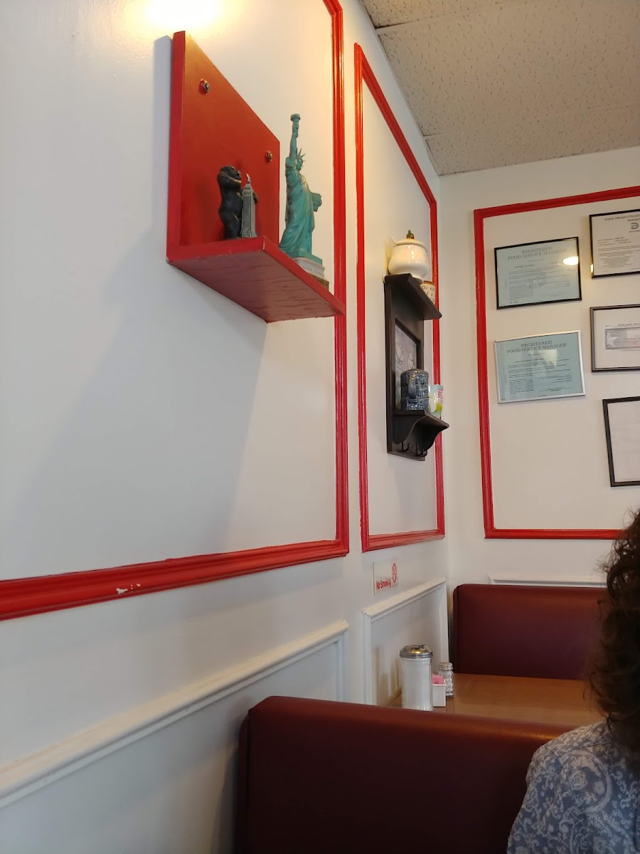 The Oasis Cafe Dallas - Photo 2