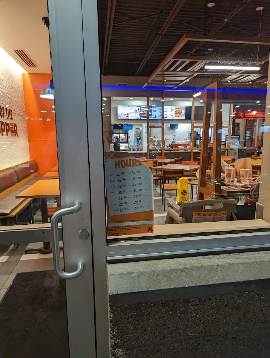 Burger King (Park N Wait) - Photo 4