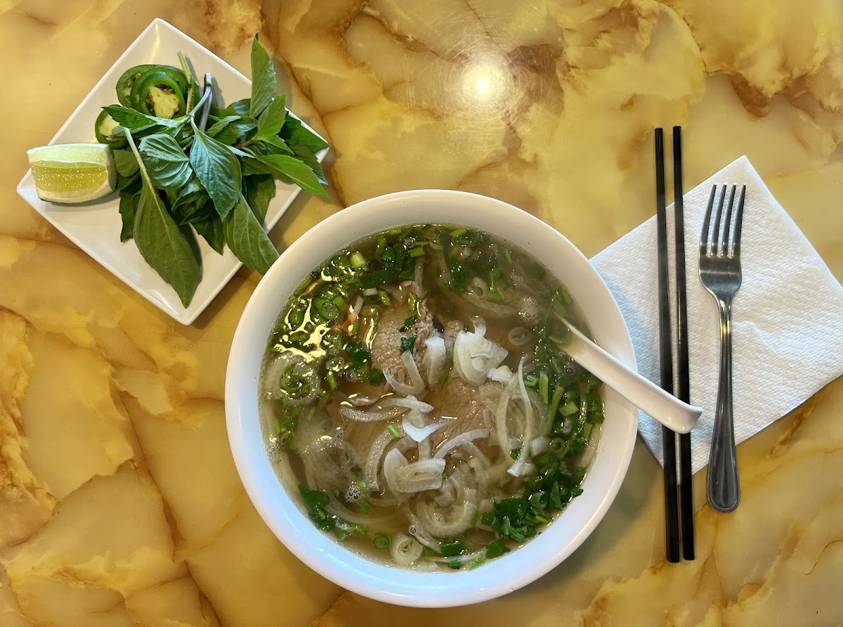 Pho Hong Saigon - Photo 3