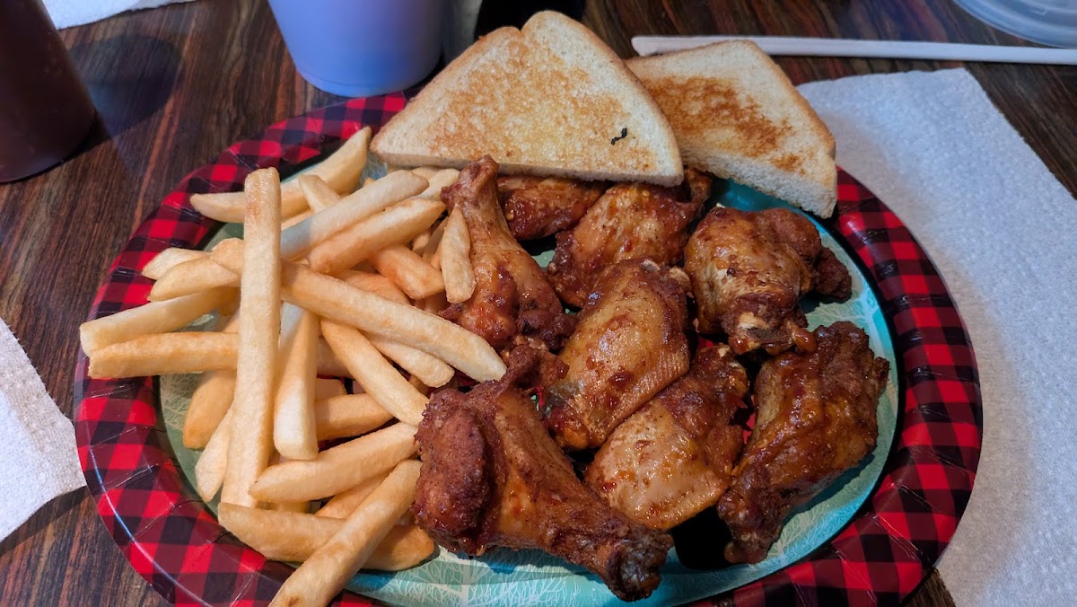 Spanky's Backstreet Diner - Photo 3