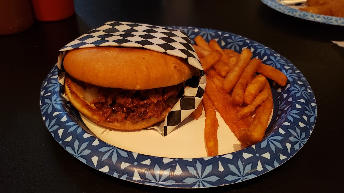Spanky's Backstreet Diner - Photo 7