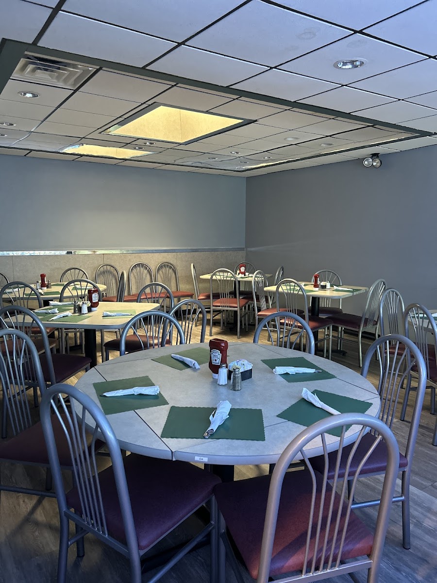 Laurys Station American Grill - Photo 5