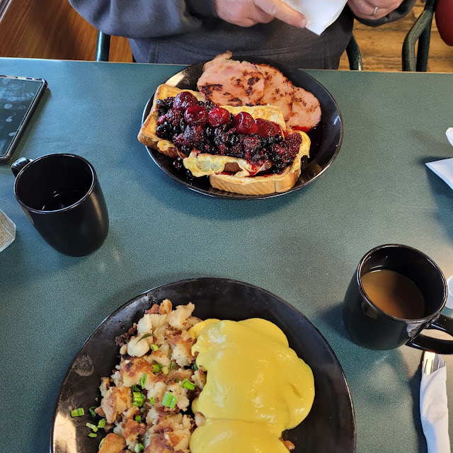 Eggs Benny