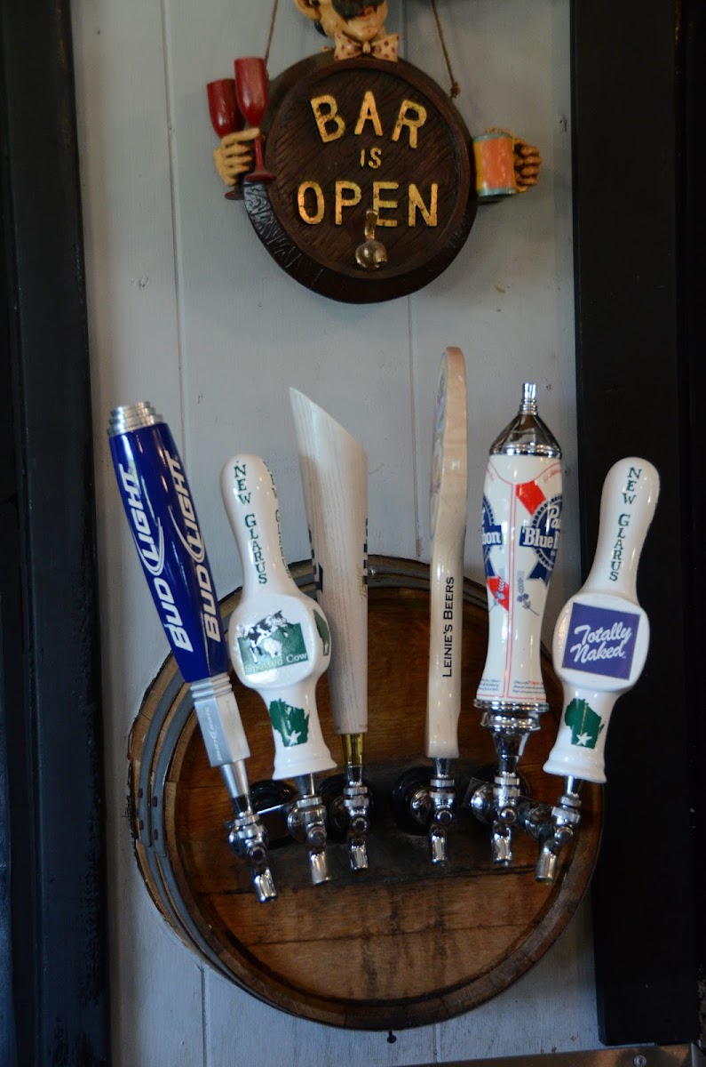 Willowdale Tavern - Photo 7