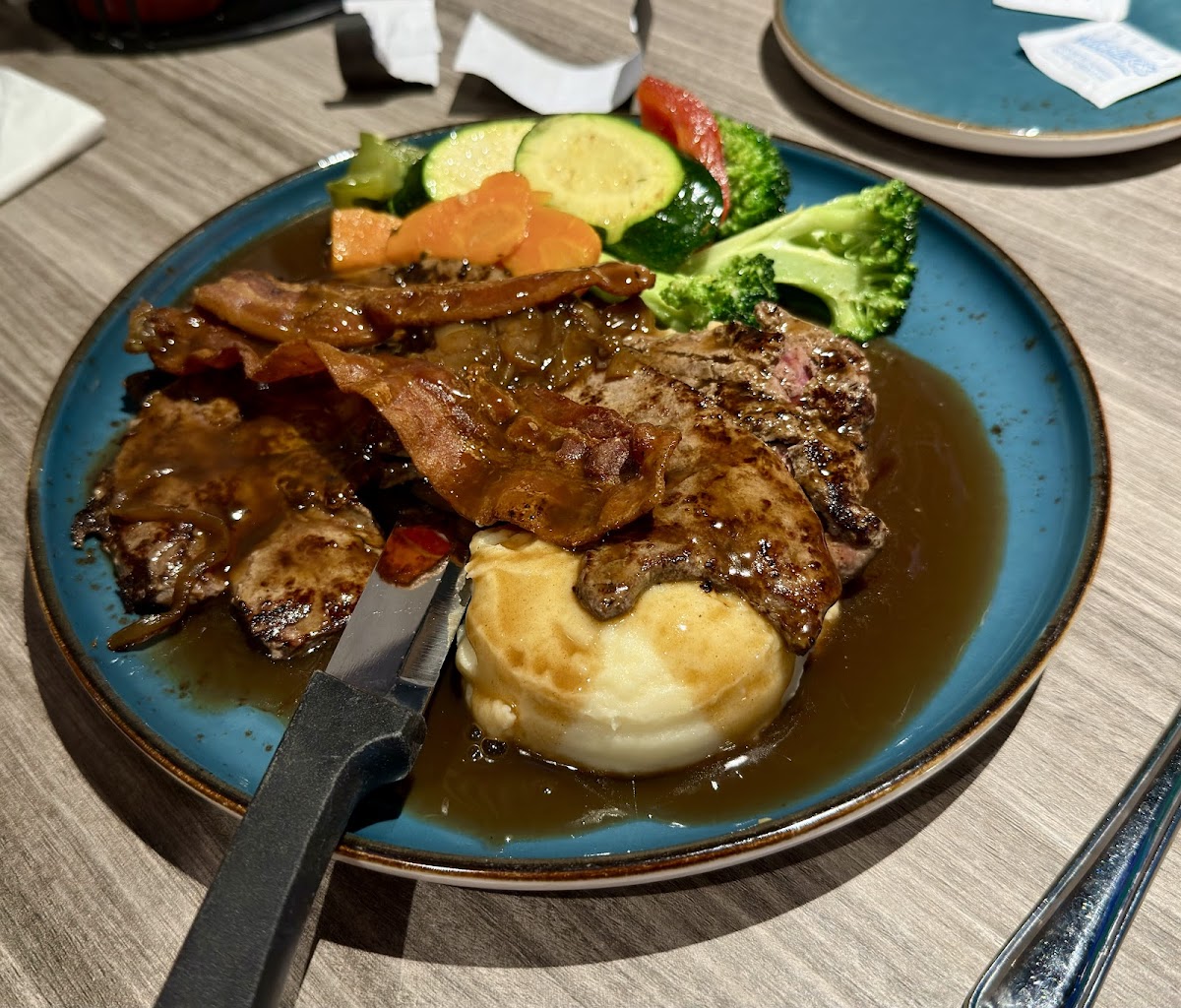 The Tipsy Fox Pub & Grill - Alliston - Photo 4