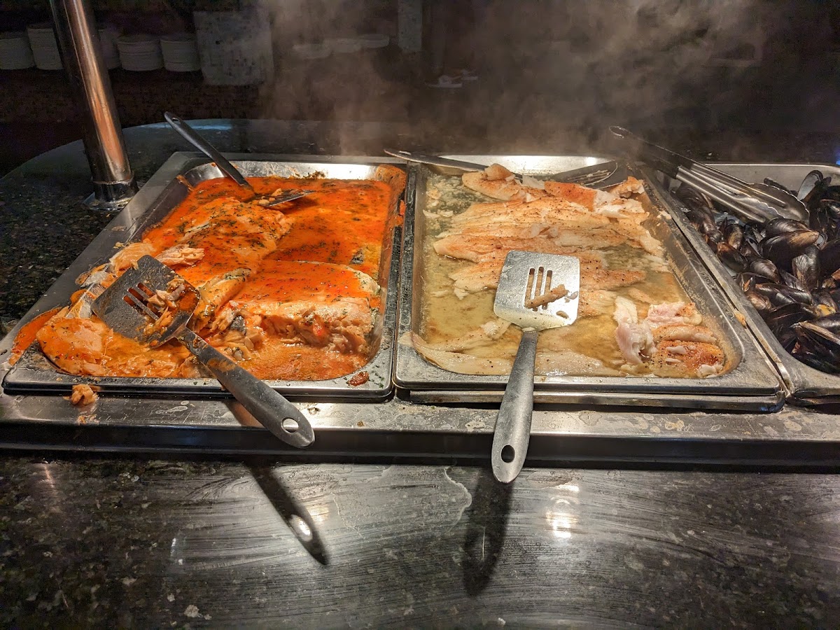GrandE Buffet & Grill - Photo 2