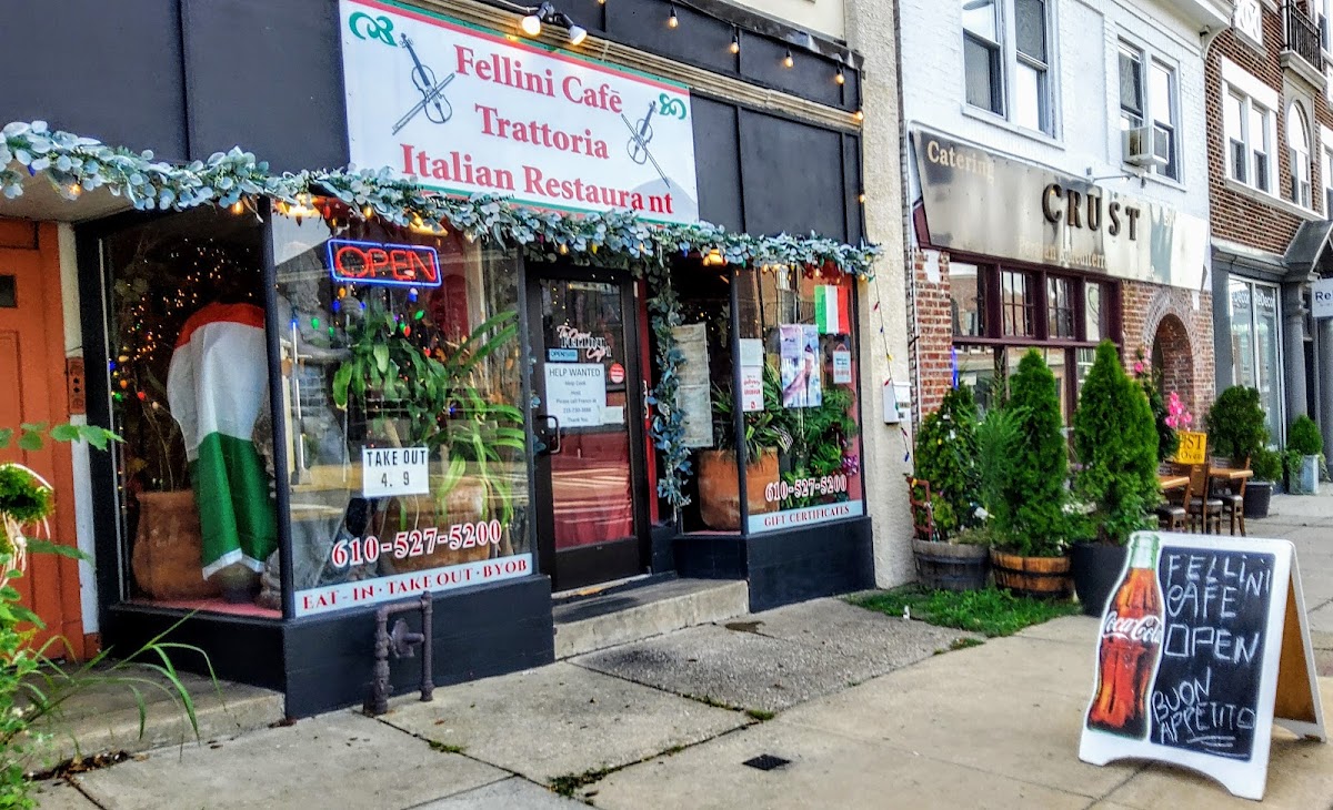 Fellini Cafe Bryn Mawr - Photo 9