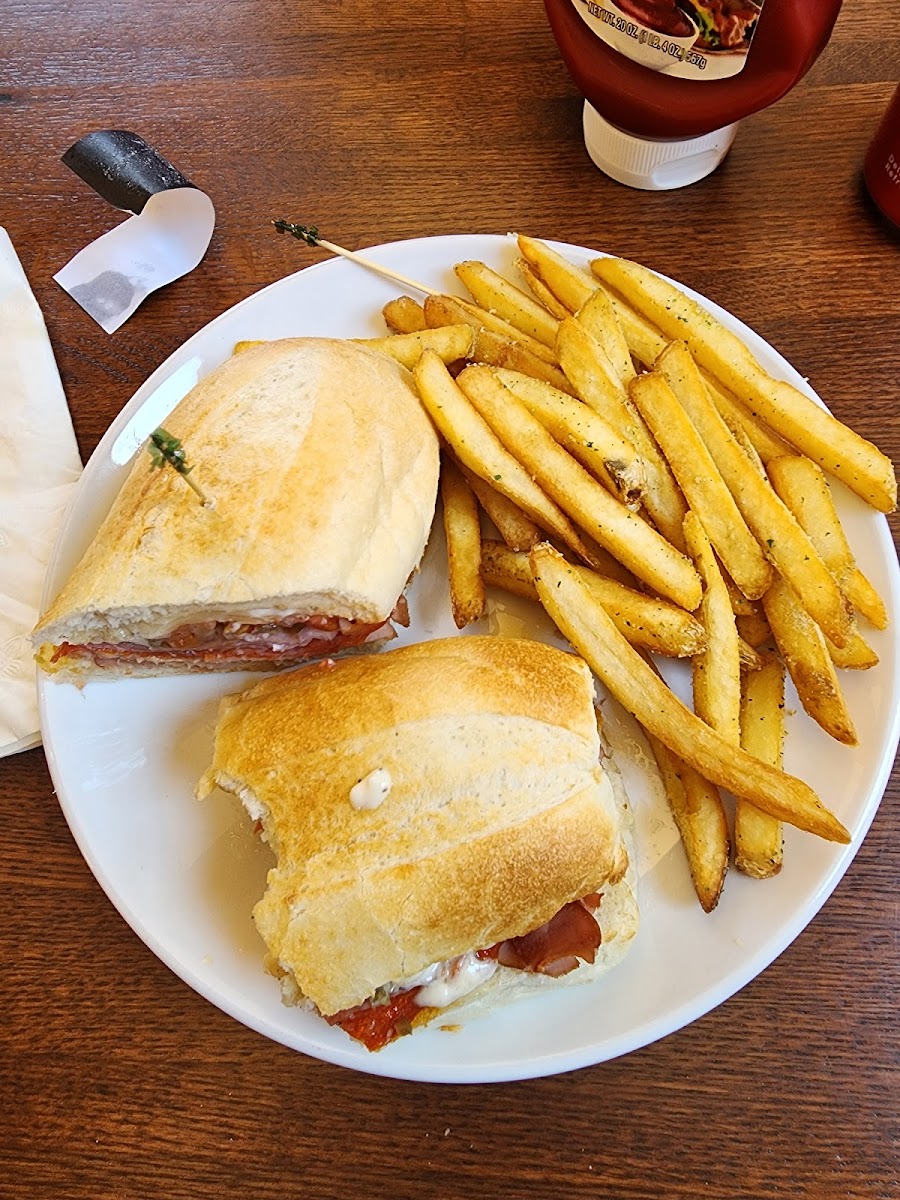 Settlers Inn - Photo 3