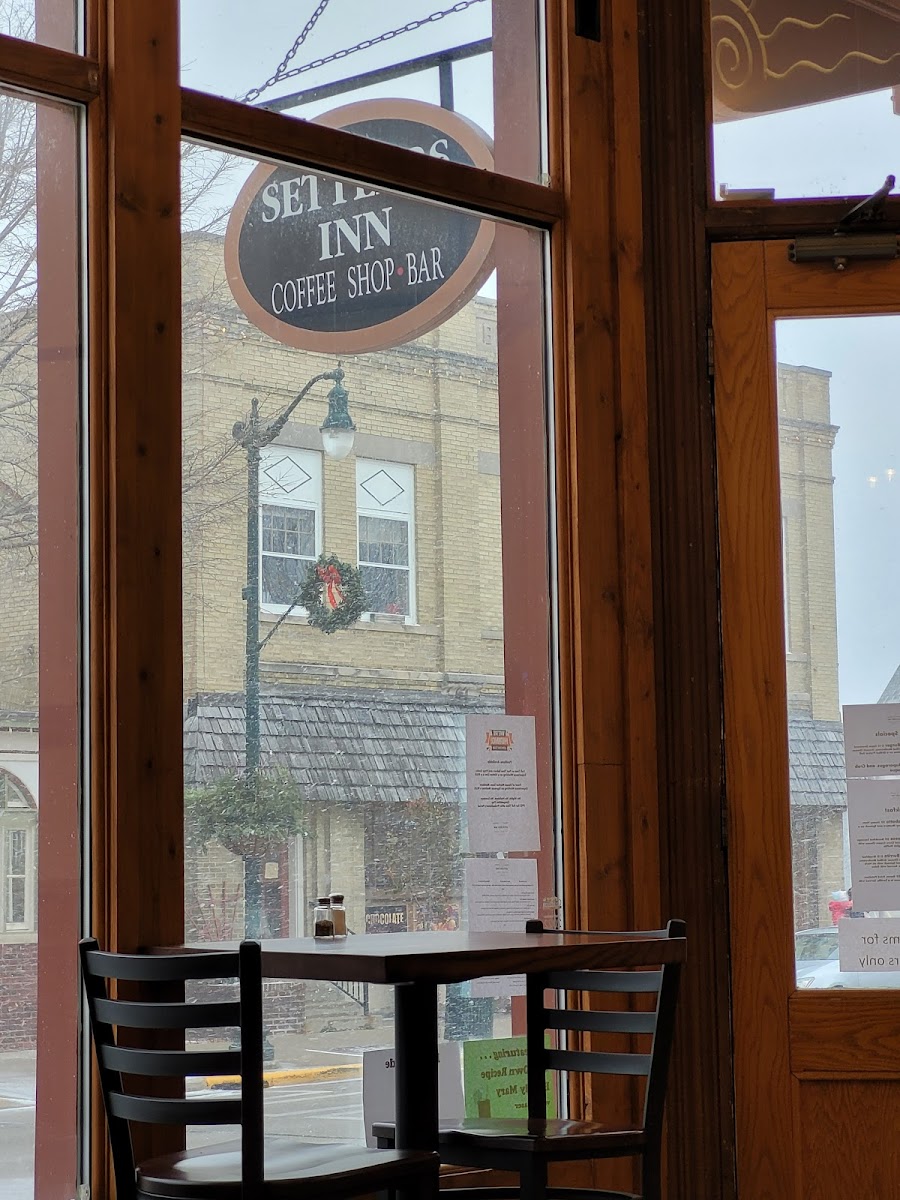 Settlers Inn - Photo 4