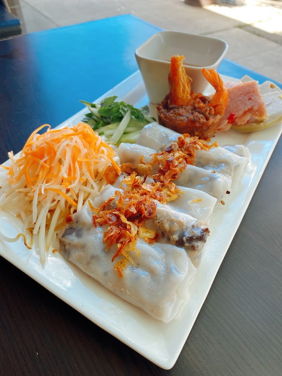 Pho Phuong Vietnamese Restaurant - Photo 1