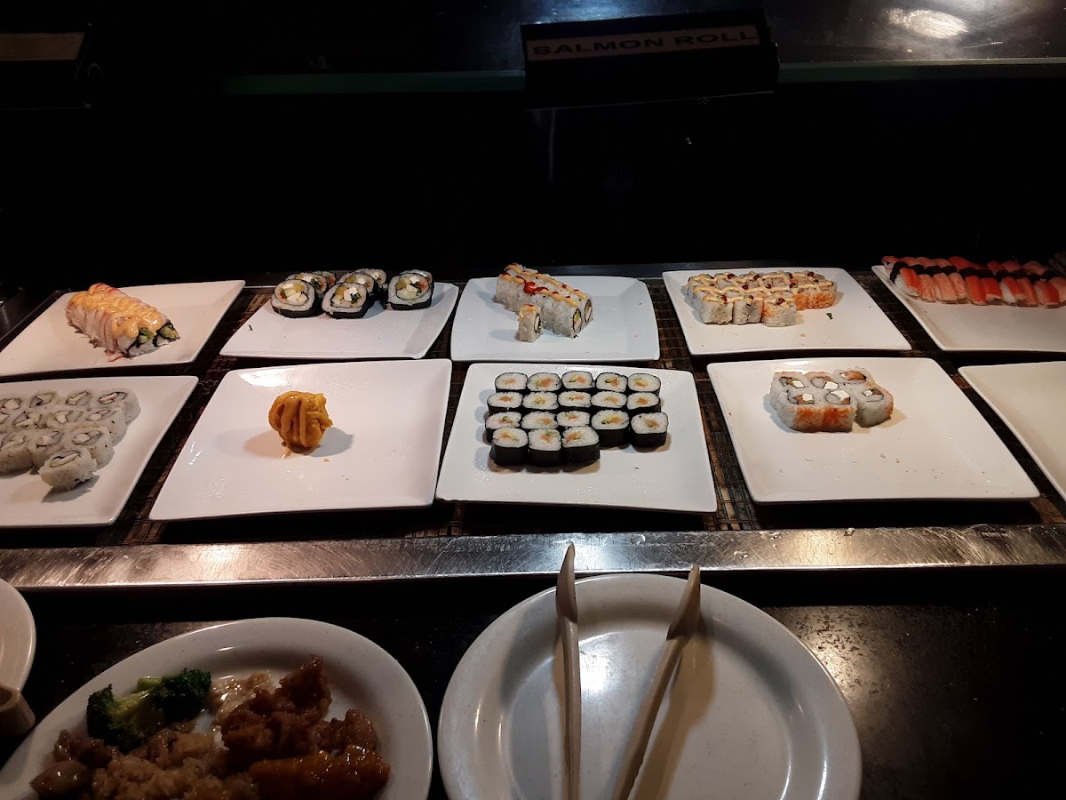 Grand Buffet Restaurant - Photo 2