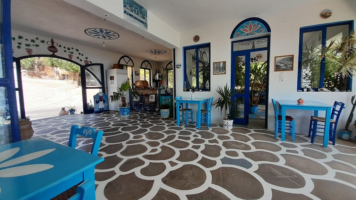 Cafe Restaurant Ostria - Photo 3