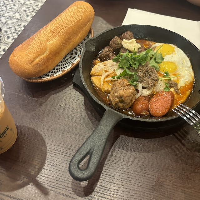 Classic Vietnamese Breakfast Skillet - Bánh MÌ Chảo