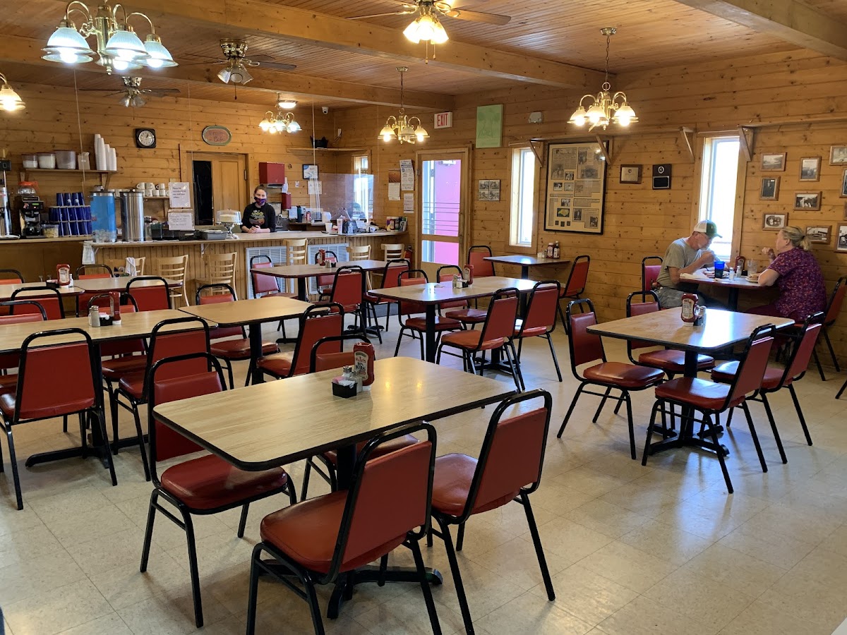 Brown's Cafe - Photo 2