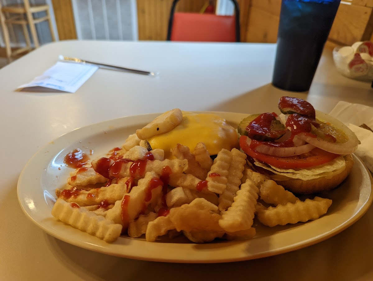 Brown's Cafe - Photo 4