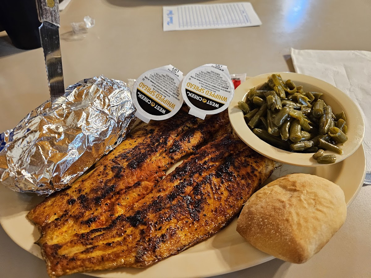 Brown's Cafe - Photo 6
