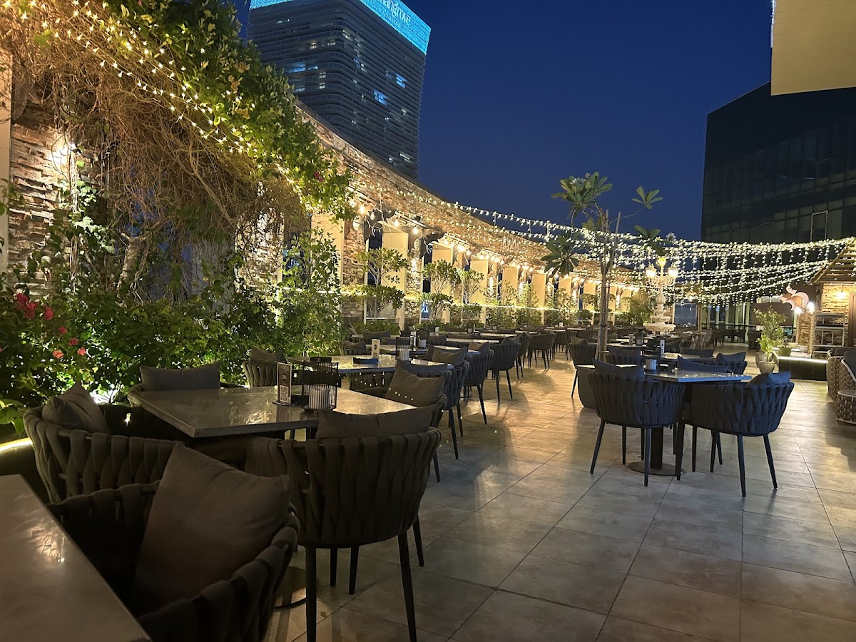 La Fontana Restaurant & Café - Photo 5