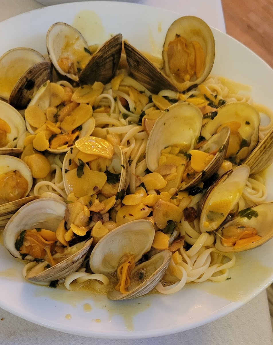 Guisseppe's Restaurant - Photo 3