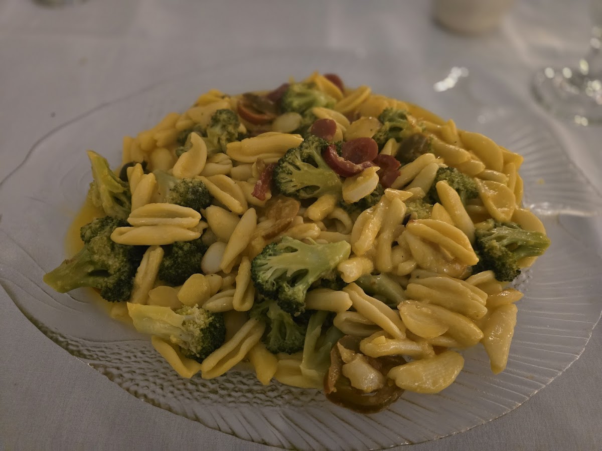 Guisseppe's Restaurant - Photo 5