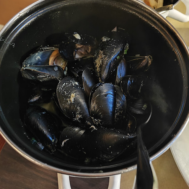 Boiled Mussels