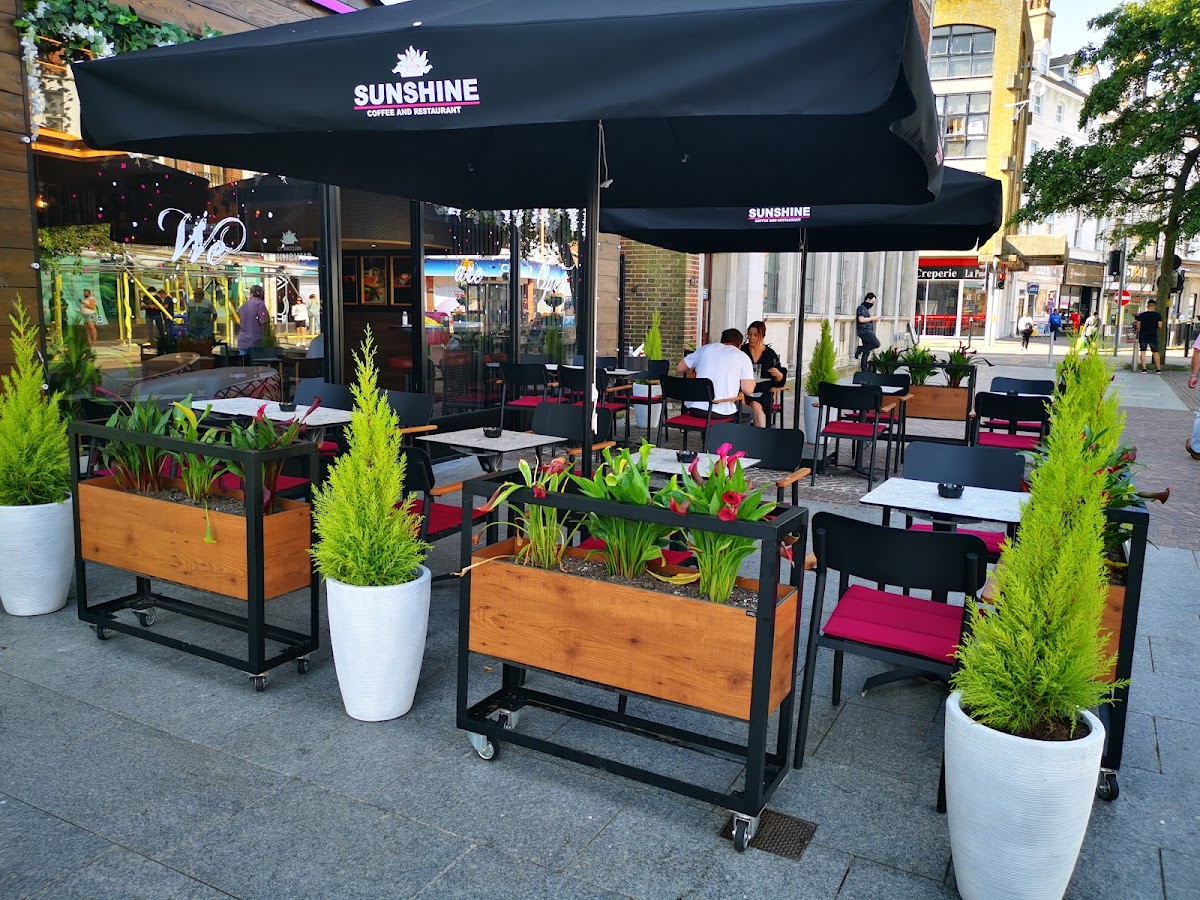 STAR CAFE & BISTRO - Photo 8