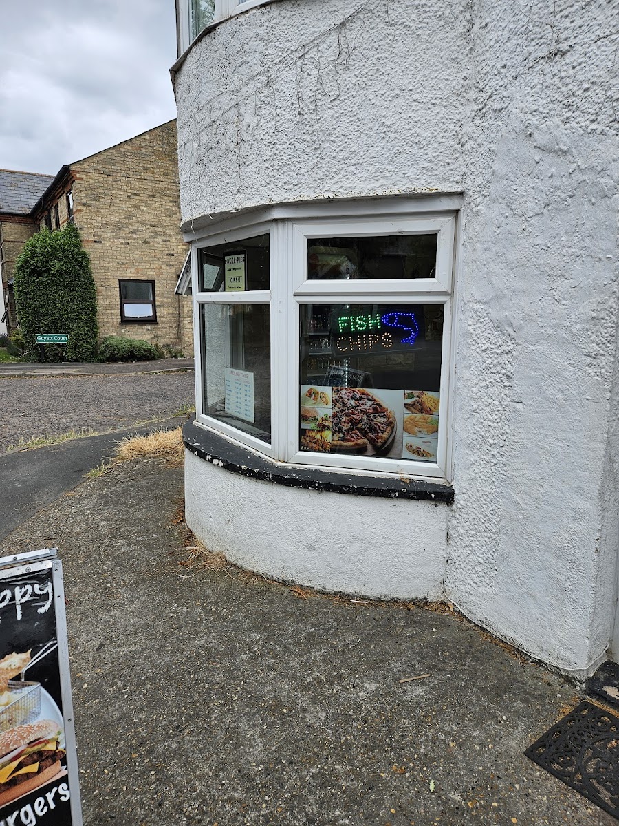 Charley's Chippy - Photo 1