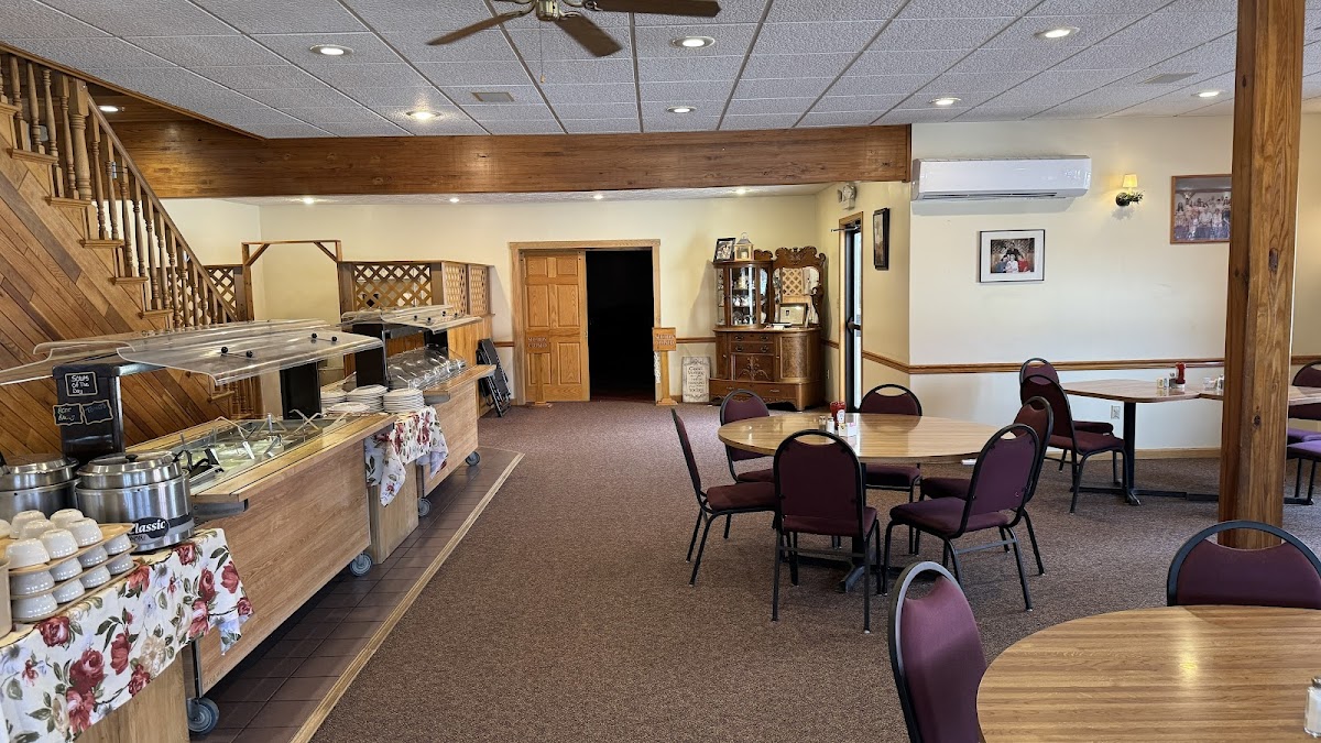 Curt's Family Restaurant - Photo 5