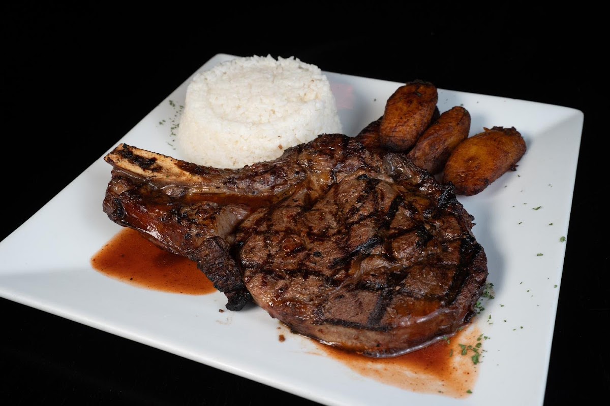 El Buen Gusto Restaurant & Bar - Photo 1