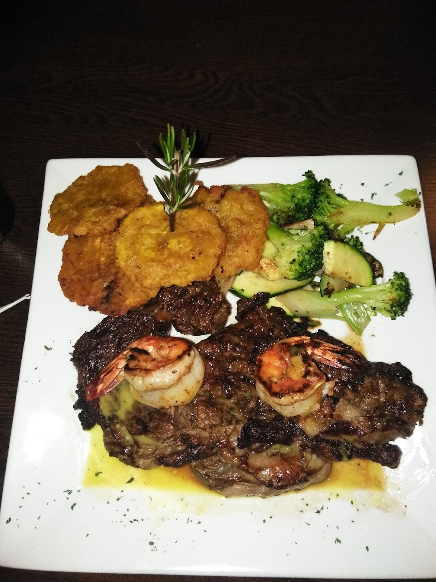El Buen Gusto Restaurant & Bar - Photo 3