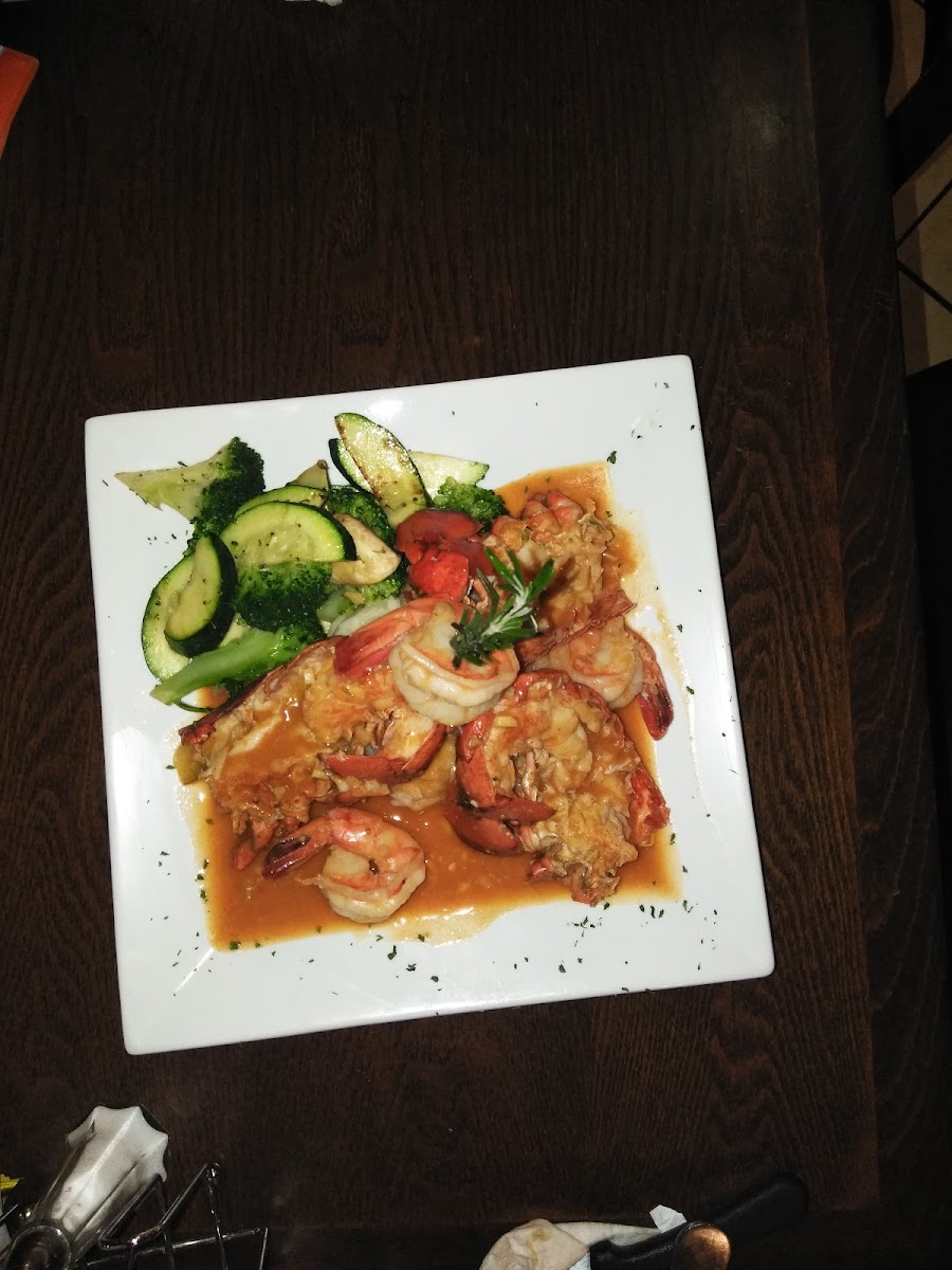 El Buen Gusto Restaurant & Bar - Photo 6