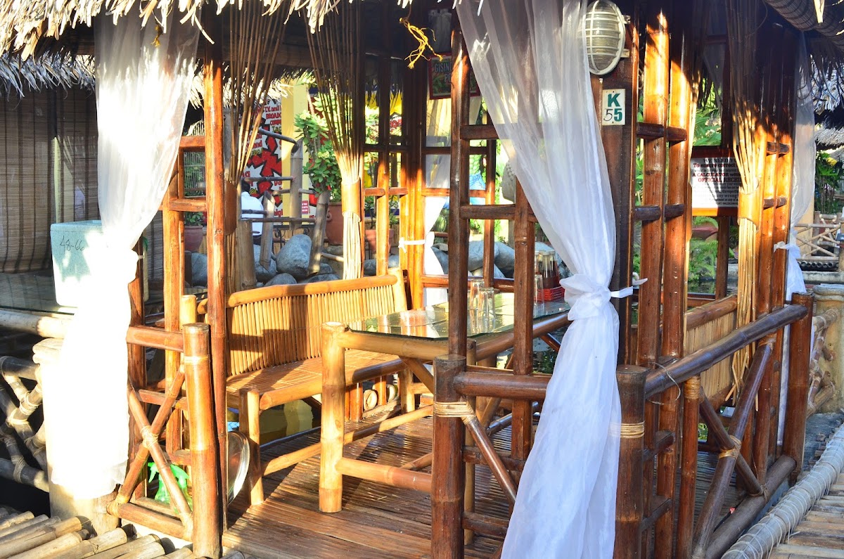 Isdaan Floating Restaurant
