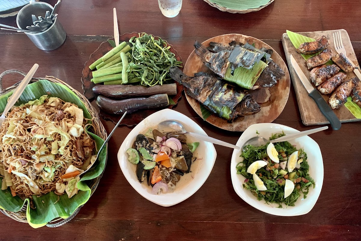 Isdaan Floating Restaurant - Photo 1
