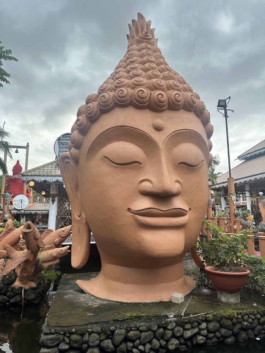 Isdaan Floating Restaurant - Photo 3