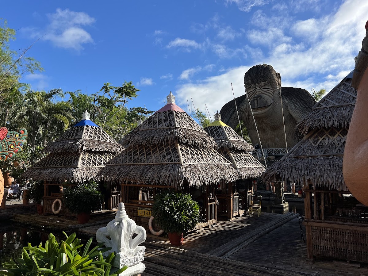 Isdaan Floating Restaurant - Photo 8