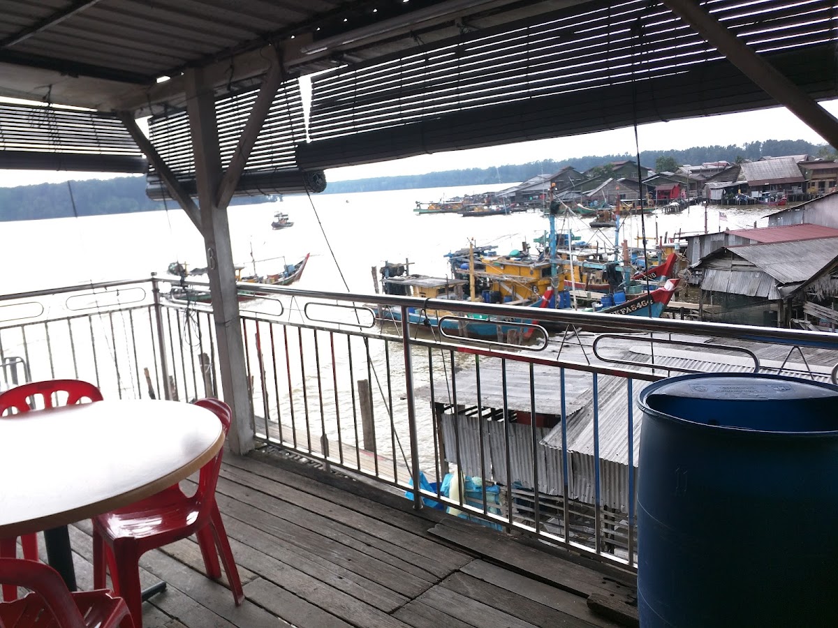 Restoran Tepi Sungai