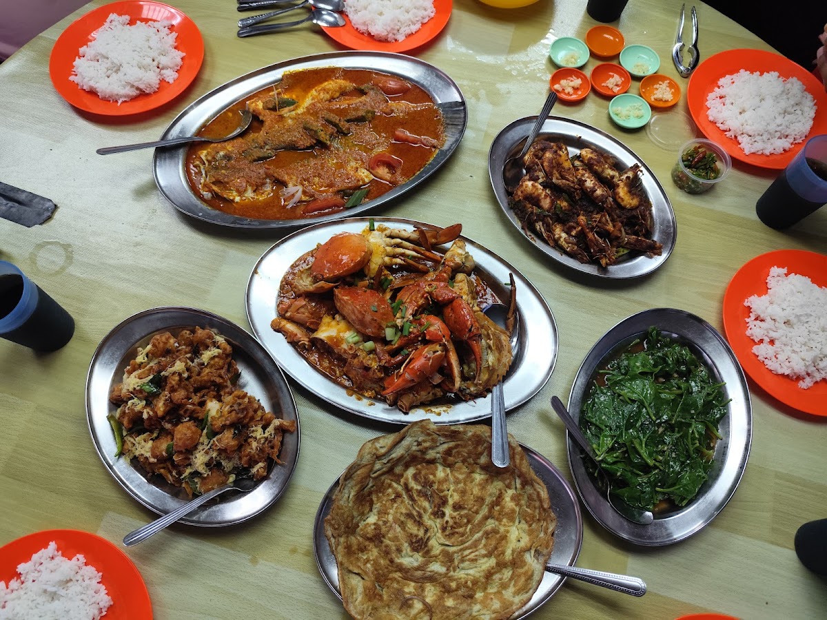 Restoran Tepi Sungai - Photo 1
