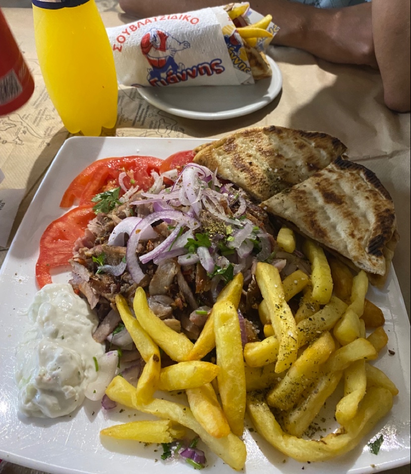 Giannis Grill House - Photo 2