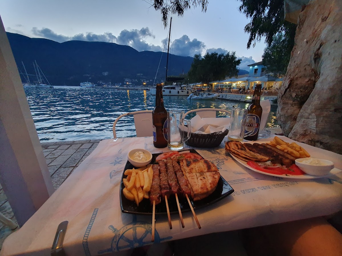 Giannis Grill House - Photo 6