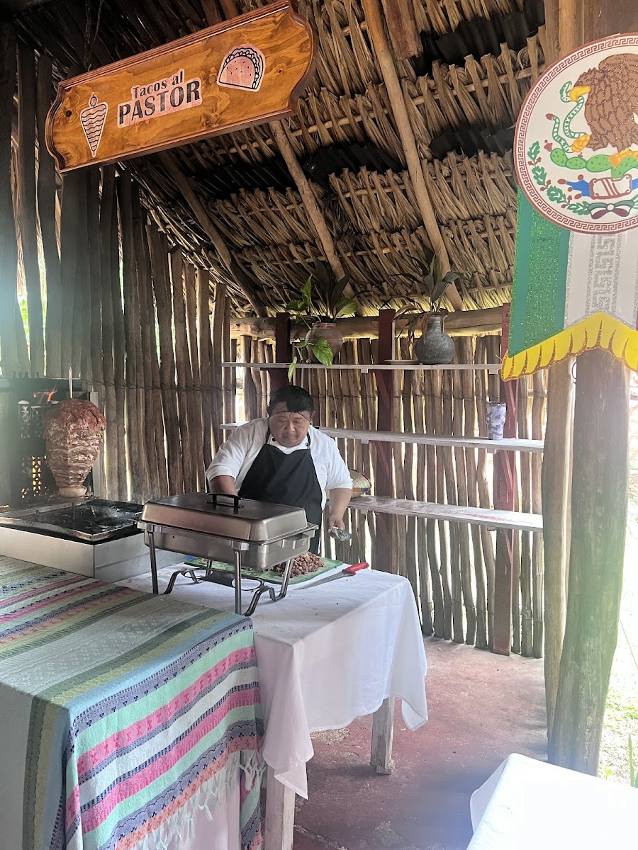 Cooperativa Maya Ixchel y Restaurante Yaxkin - Photo 5