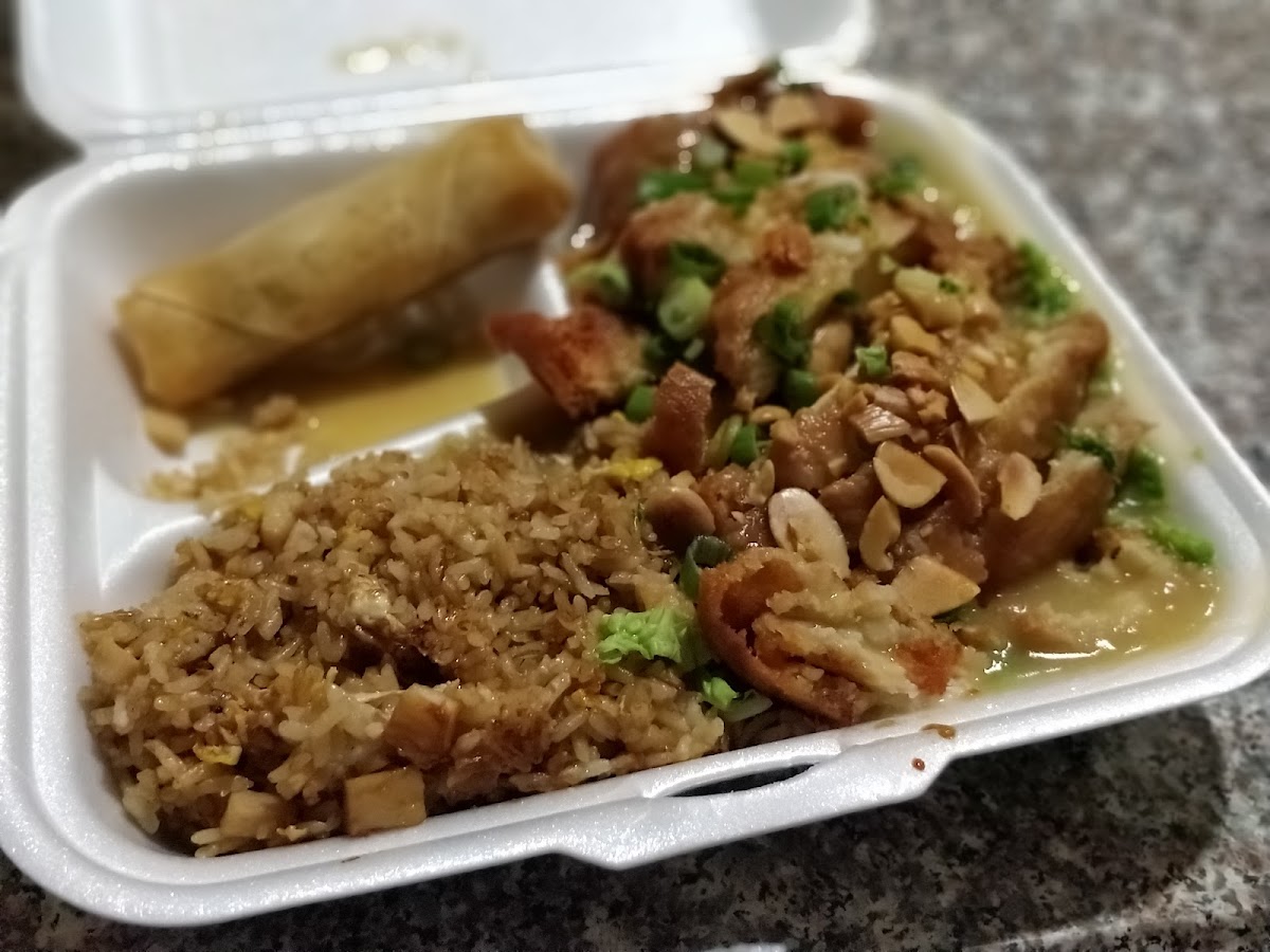 Junly’s China Hut - Photo 1