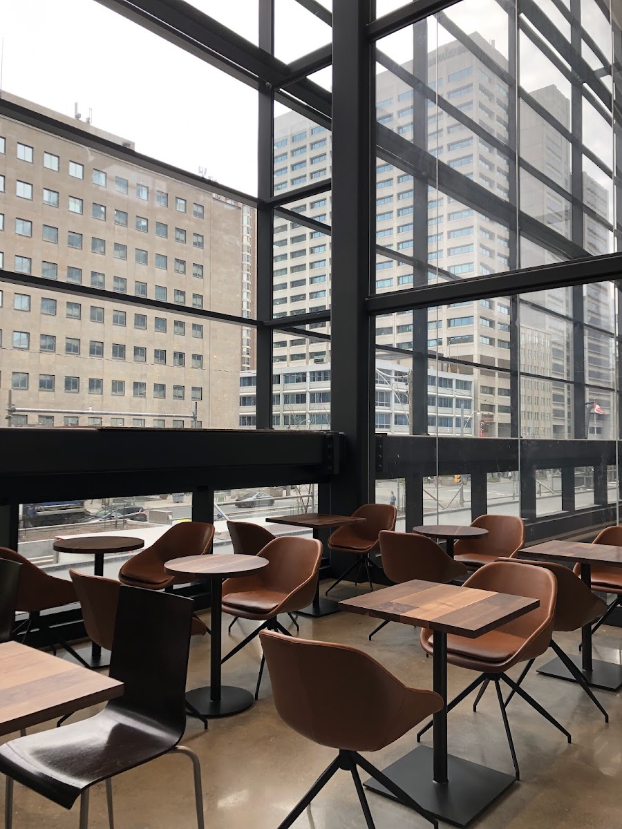 Avenue Cafe Bistro - Photo 4