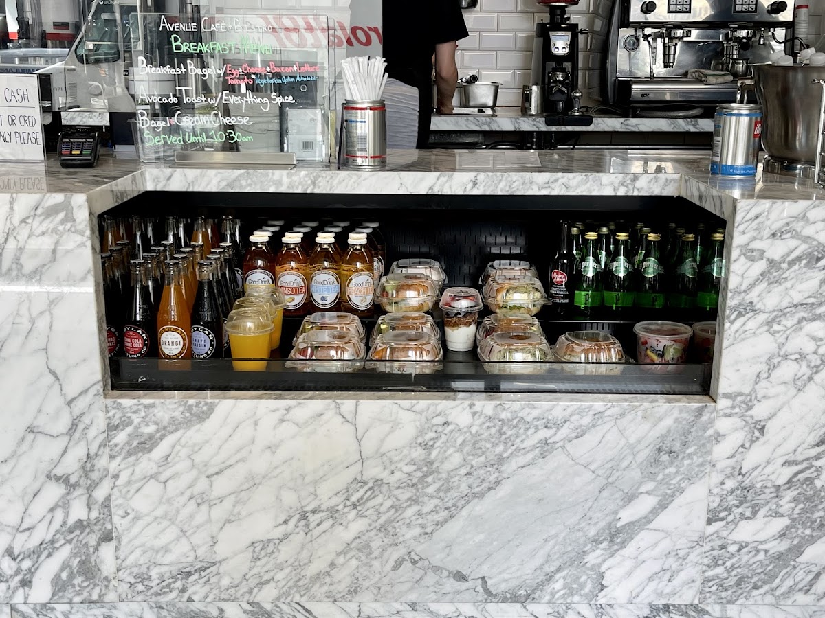 Avenue Cafe Bistro - Photo 7