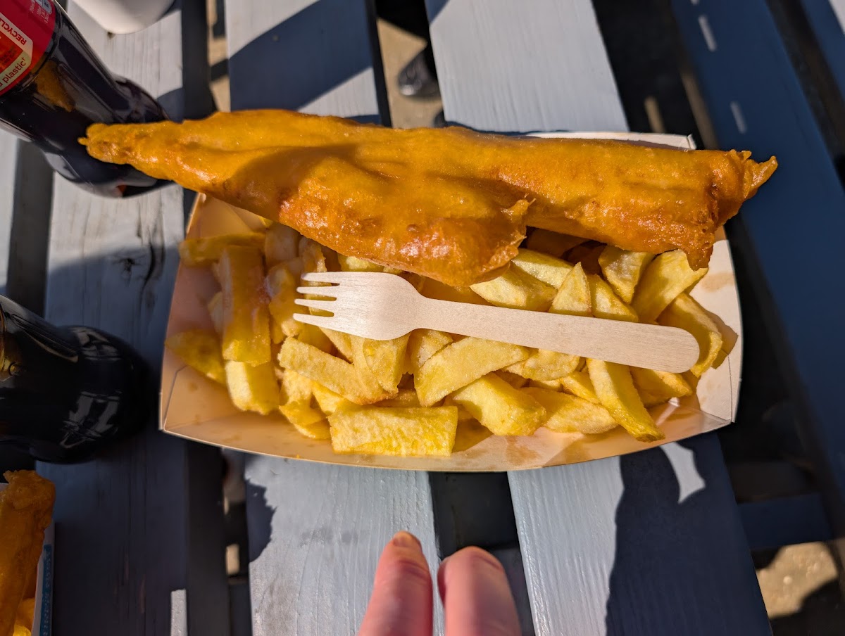 Five Frying Fish - Photo 6
