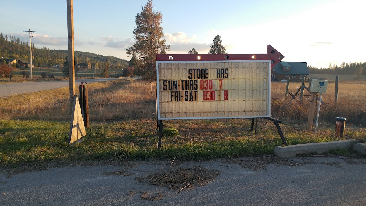 Hoodoo Creek Cafe and Market - Photo 5